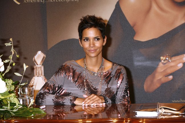 Halle Berry, multi tone blouse, bronze and gray top, fragrance launch, Germany