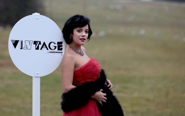 Lily Allen suffers miscarriage