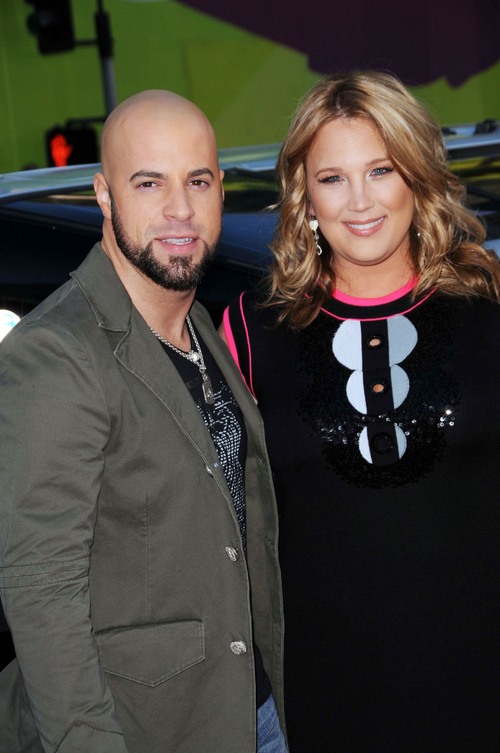 Chris Daughtry, Wife Deanna, gray jacket, black dress