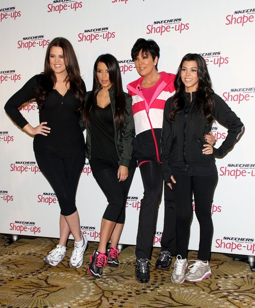 Kourtney Kardashian, black track suit, skechers shoes