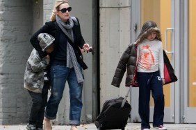 Kate Winslet, jeans, gray scarf, sunglasses, ballet flats, black jacket
