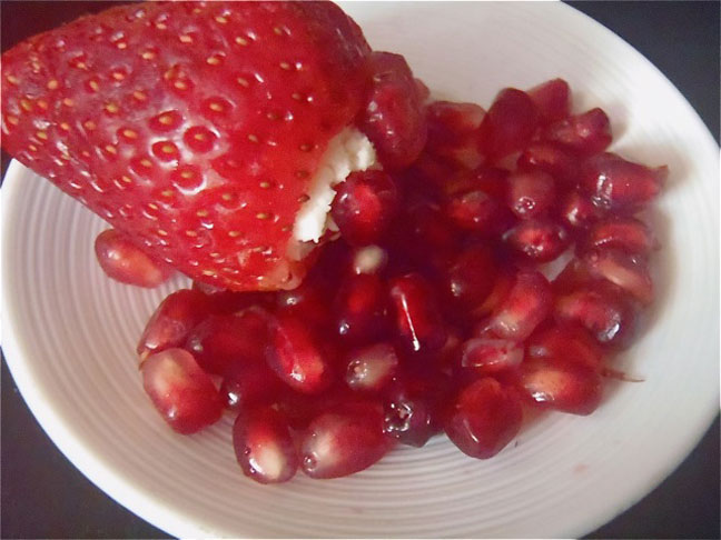Marscarpone Pomegranate Strawberries3