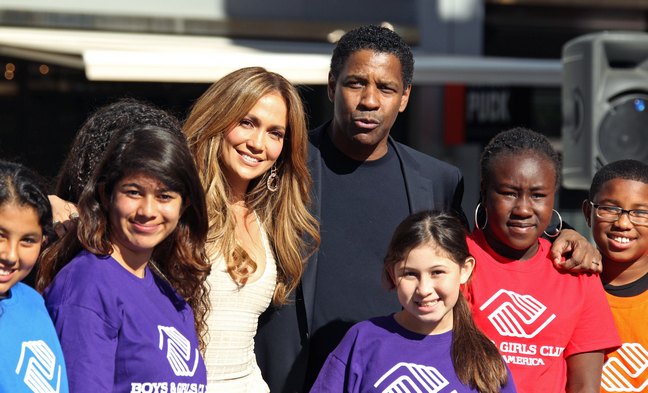 jennifer Lopez cream dress, denzel Washington, Jeans, jacket