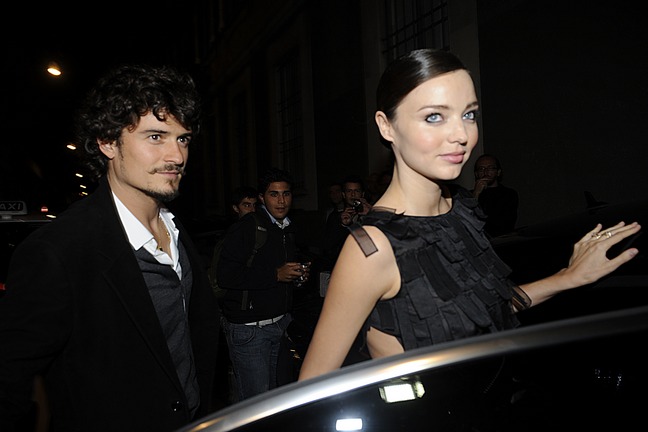 Miranda Kerr black dress, Orlando Bloom