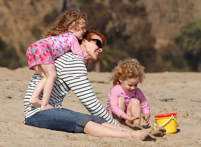 marcia cross sunglasses, black and white striped top, capri pants, jeans, 