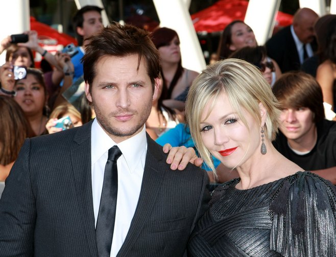 Jennie Garth gray dress, silver dress, twilight eclipse premiere, Peter Facinelli