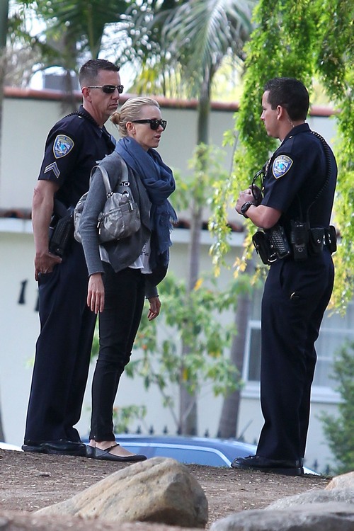 Naomi Watts, gray jacket, jeans