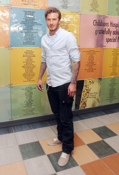 David Beckham, oxford, jeans, brown shoes