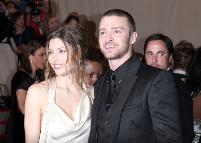 Justin Timberlake, suit, Jessica Biel white dress