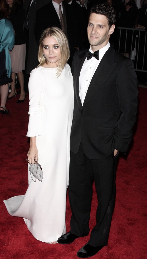 Ashley Olsen white dress, Justin Bartha tuxedo