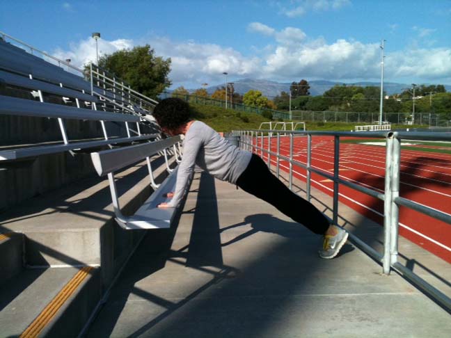 BLEACHER PUSH UPS