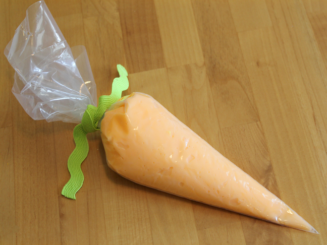 SILLY PUTTY CARROT