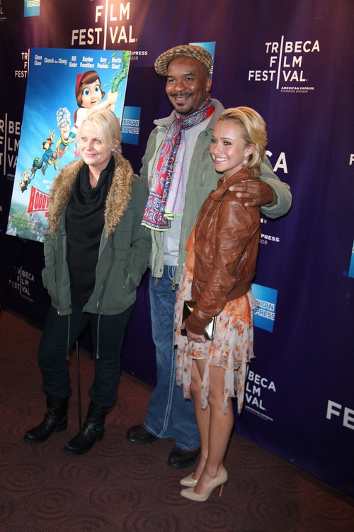 hayden panettiere, amy poehler green jacket, black boots