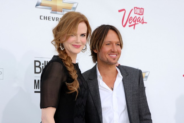 Nicole Kidman black dress, braid