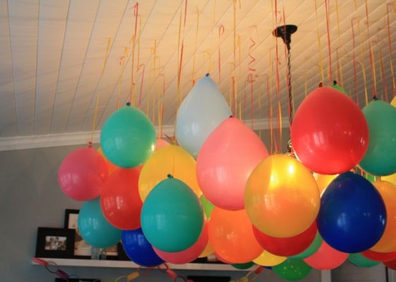 upside-down-balloons-party-2
