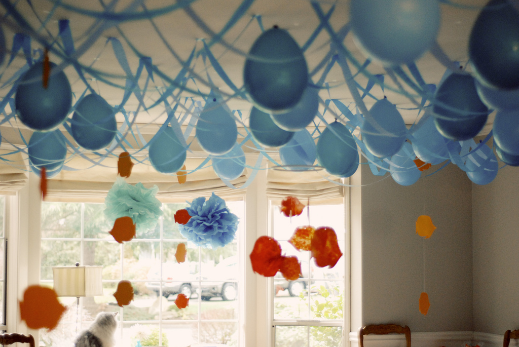 upside-down-balloons-party-5