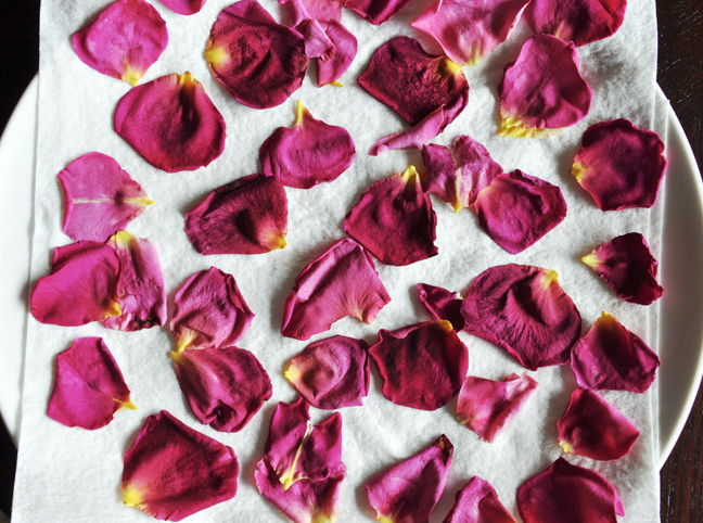 dry-rose-petals-tutorial-4