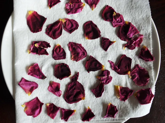 dry-rose-petals-tutorial-5