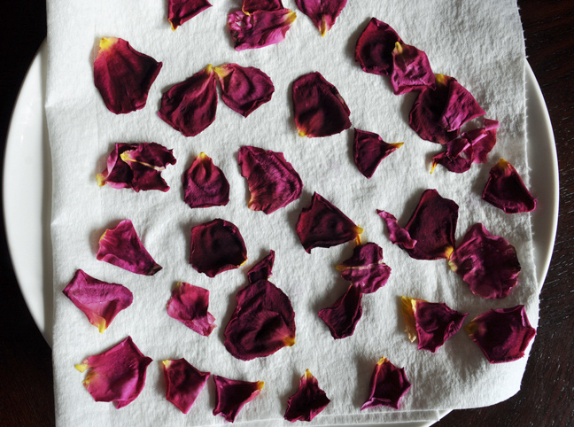 How To Store Dried Rose Petals