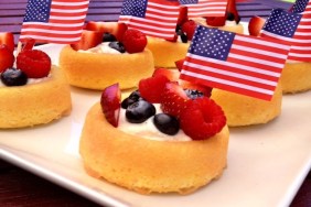 Shortcakes with berries