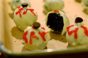 Oreo Truffle Eyeballs Recipe