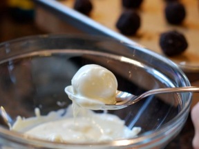 Oreo Truffle Eyeballs Recipe - Step 4