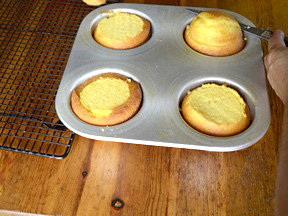 Spider Mini Cakes Recipe - Step 4