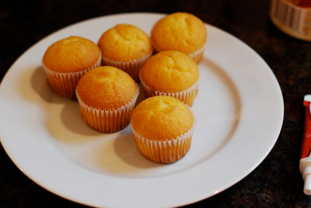 Mini Pumpkin Cupcakes Recipe - Step 5