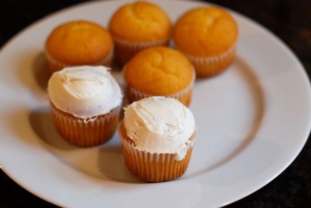 Mini Pumpkin Cupcakes Recipe - Step 6