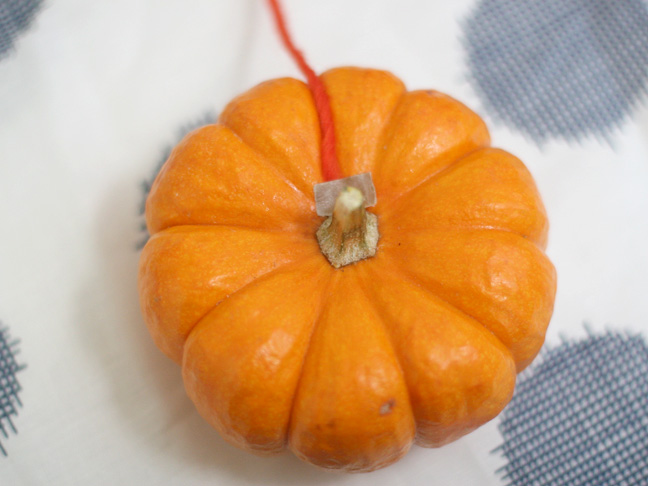 Thanksgiving Yarn Pumpkins DIY Craft - Step 1