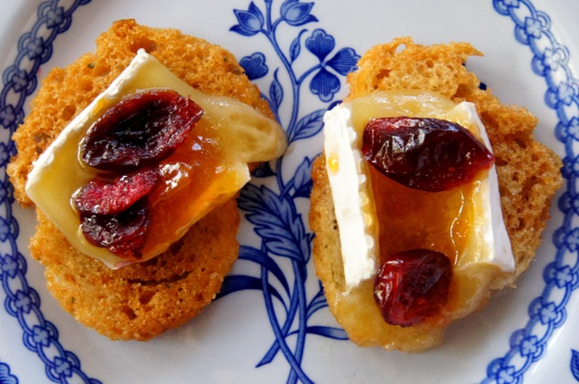 Apricot Cranberry Brie Hors D'Oeuvres Thanksgiving Recipe