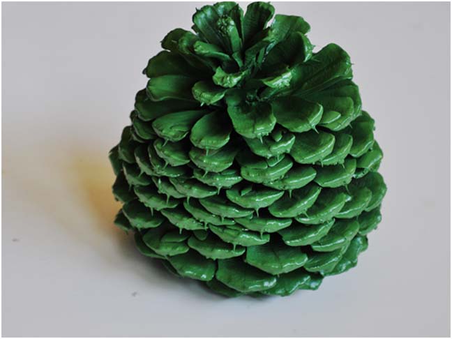 Holiday DIY: Pinecone Trees