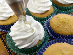 New Year's Eve Party Cupcakes - Step 14