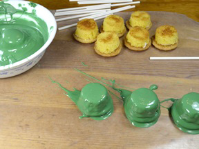 Leprechaun Cupcake Pops Recipe - Step 5