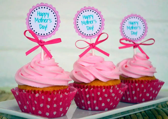 DIY Mother's Day Cupcake Toppers