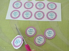 Mother's Day Cupcake Toppers - Step 2
