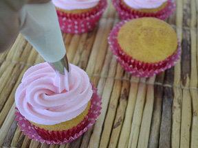 Happy Mother's Day Cupcakes - Step 7