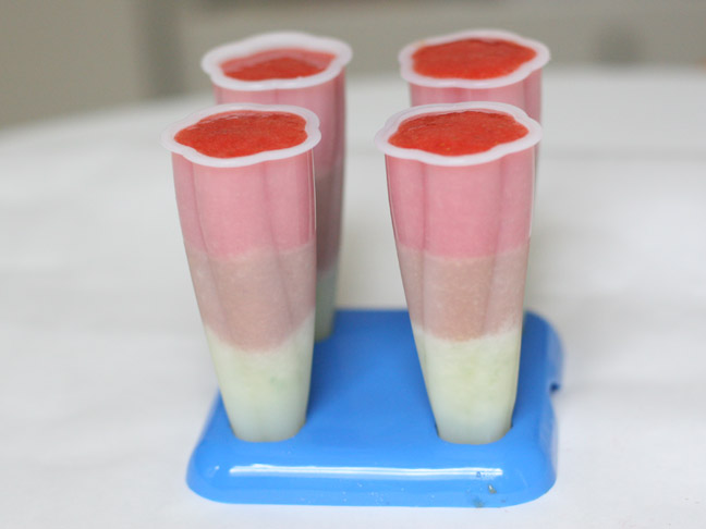 DIY: Fresh Fruit Layered Popsicles DIY: Fresh Fruit Layered Popsicles