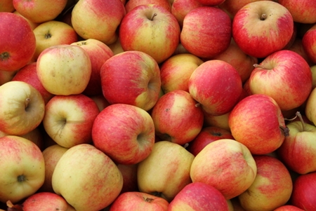 pesticides in apples