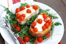 tomato and fontina bruschetta