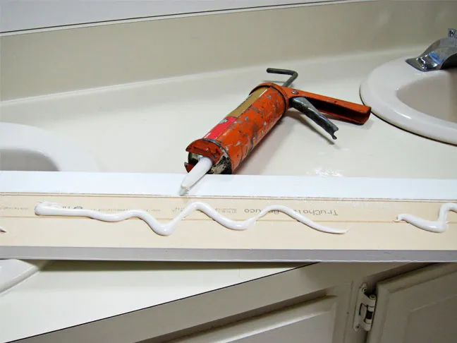 caulk gun molding