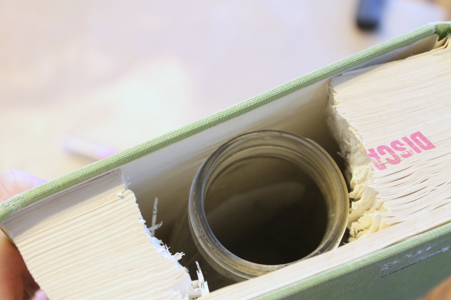 DIY Vintage Book Vase - STEP 6