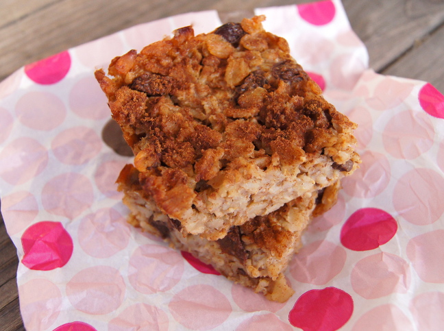 Cinnamon Raisin Oatmeal Breakfast Bars Recipe