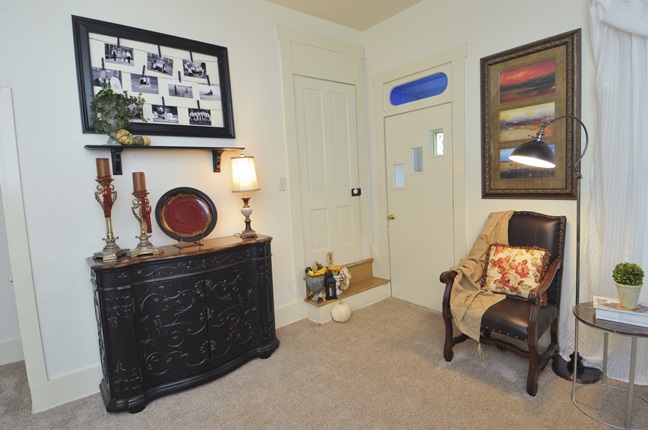 Linette S Living Room Revamp Softspring Carpet Inspired Renovation