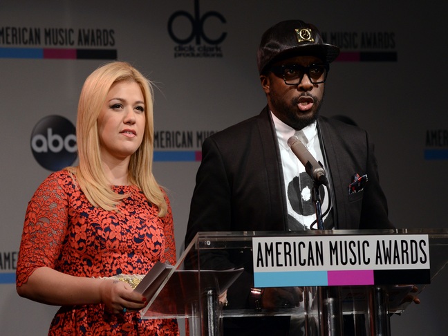 american music awards kelly clarkson