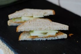 Apple and Peanut Butter Sandwich recipe final