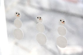DIY Snowmen Window Clings