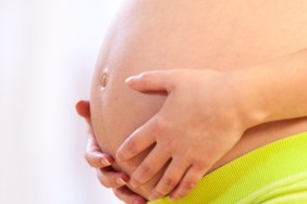 itchy stomach pregnancy
