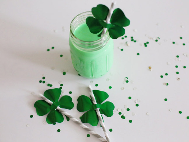 DIY Shamrock Straw Toppers