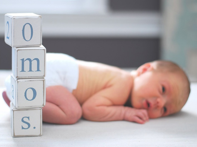 monthly-baby-photos-building-blocks